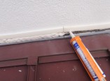 外壁　漏水　水きり取り合い　シーリング厚み確保