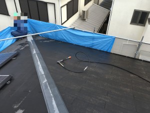屋根塗装　高圧水洗浄　養生