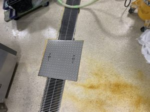 東大阪市　水性硬質ウレタン系塗り床材　塗床補修　ダイタク