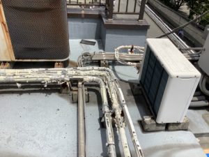 大阪市　屋上防水工事に伴う設備配管メンテナンス　ダイタク