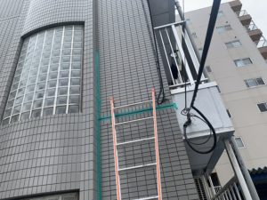 大阪市　雨漏り改善　シーリング作業　ダイタク