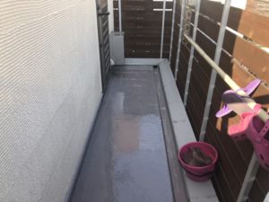 東大阪市　バルコニーFRP防水工事