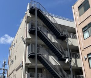 生駒市　外部階段塗装　ダイタク　DAITAKU
