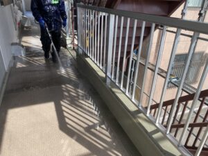 生駒市　外部階段塗装　ダイタク　DAITAKU