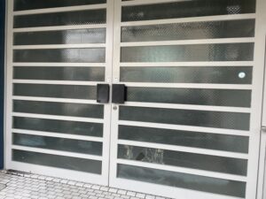 大阪市　ガラス張替え　DAITAKU