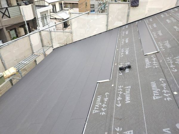 大阪市　雨漏り　屋根　カバー工法　DAITAKU