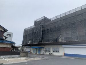 東大阪市　某倉庫　外壁塗装工事　仮設足場設置　ダイタク