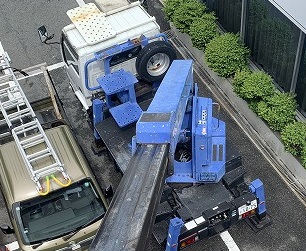 大阪市　屋根ケラバ金物破損修理　高所作業車　ダイタク
