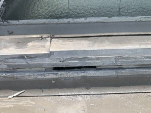 東大阪市　トップライト雨漏れ補修　ダイタク