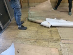大阪市　屋根塗装・壁波板施工のテナント内装　ダイタク