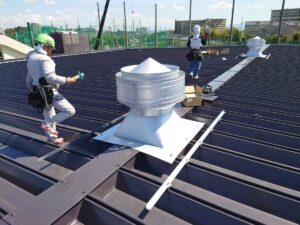 東大阪市　体育館　屋根換気工事　ベンチレーター取付　DAITAKU　ダイタク