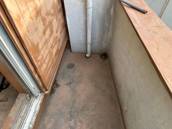 大阪市　雨漏り　バルコニー　ウレタン防水　DAITAKU