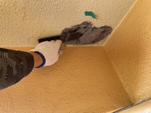 生駒市　マンション　廊下天井　爆裂補修　補修部塗装　ダイタク　DAITAKU　奈良　生駒