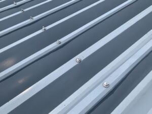 奈良市　店舗　折板屋根　雨漏り　漏水被害　改善工事　ボトルキャップ交換　DAITAKU　ダイタク　奈良　生駒