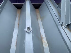 奈良市　店舗　折板屋根　雨漏り　漏水被害　改善工事　ボトルキャップ交換　DAITAKU　ダイタク　奈良　生駒