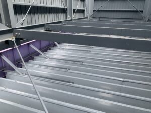 奈良市　店舗　折板屋根　雨漏り　漏水被害　改善工事　ボトルキャップ交換　DAITAKU　ダイタク　奈良　生駒