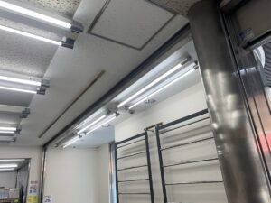 奈良市　店舗　雨漏り跡　塗装工事　DAITAKU　ダイタク