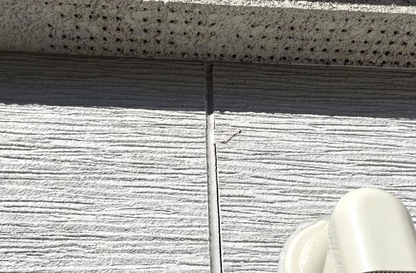 大阪市　外壁塗装　サイディング　ひび割れ　DAITAKU