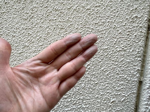 外壁塗装 色褪せ 原因